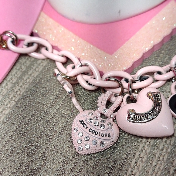 Juicy Couture 🩷Pink Heart Bracelet - Picture 7 of 14